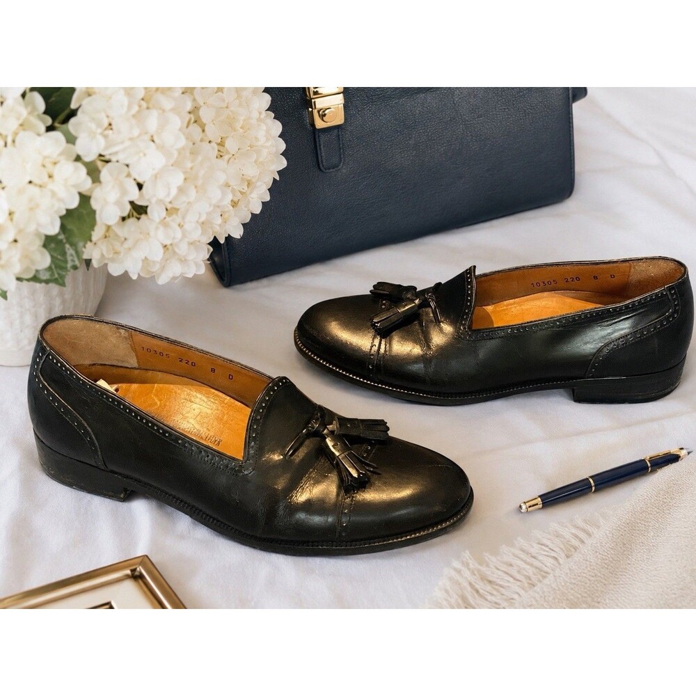 Salvatore Ferragamo Womens 7.5 Loafers Dress shoe Slip on Black Leather Tassel